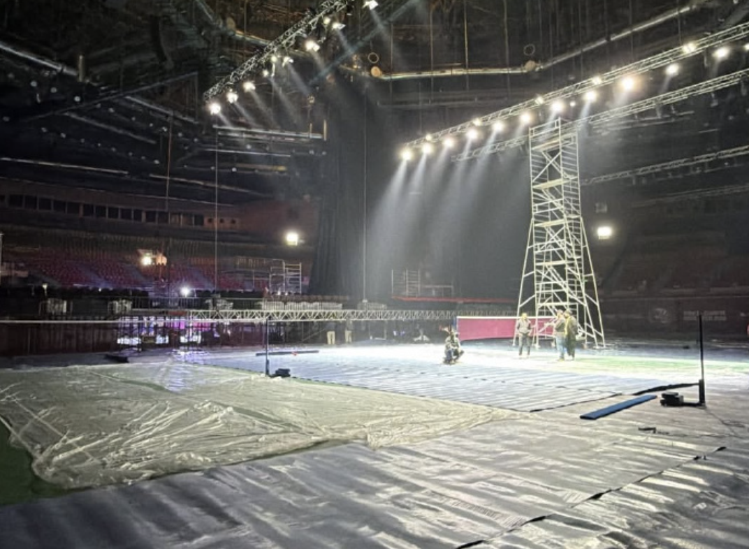 海星娱乐平台-地板有鸟粪+灰尘弥漫！印度公开赛遭狂批：得戴口罩 选手疯狂退赛